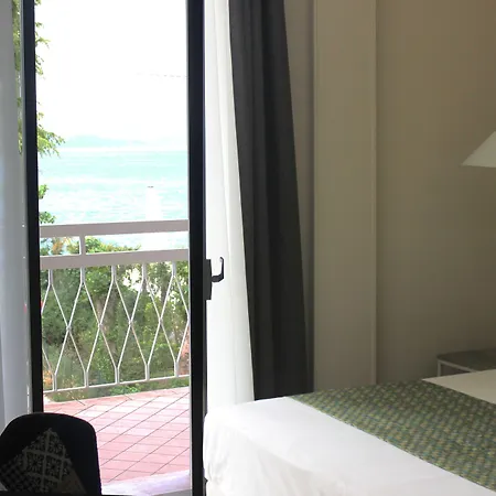 Lake Garda Beach Hostel-2